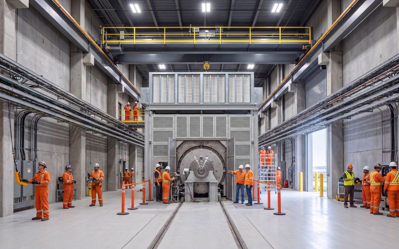 Gas turbine hall, centerline